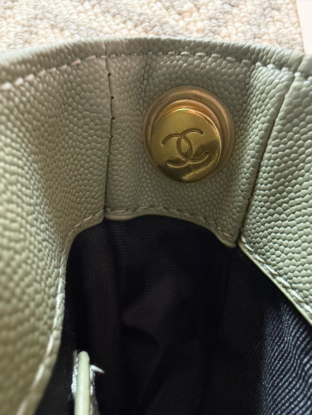 💚VIP GWP CHANEL 💚Quilted Mini Flap Purse - Picture 6 of 16